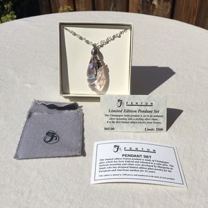 Fenton glass pendant & sterling silver necklace set.